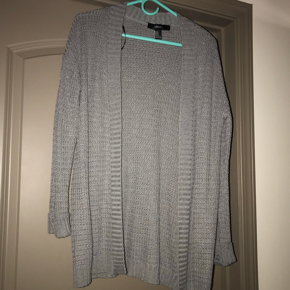 Like new, super cute cardigan